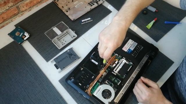 Ремонт ноутбука Asus для друга. Получится или нет?!