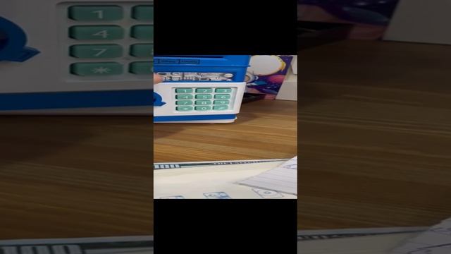 как сменить пароль на игрушечном сейфе