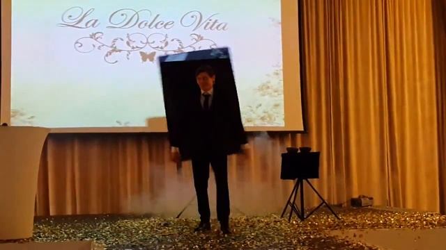 Портрет на сцене для Исполнительного директора Анны Черна