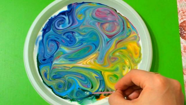 3 НЕВЕРОЯТНЫХ ЭКСПЕРИМЕНТА ДОМА / Как сделать РАДУГУ из СКИТЛС для Детей / ЧТО ДЕЛАТЬ если СКУЧНО