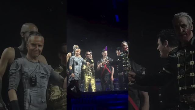 Rammstein - Mein Herz brennt ❤️🔥
Прага 9.05./11.05./12.05. 2024