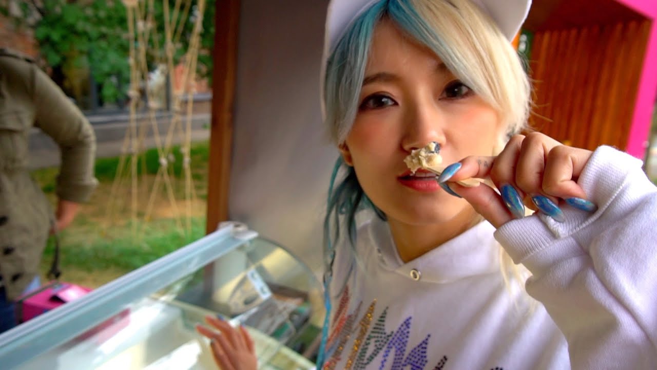 Япония ЯПОНКА ЮРИ СНОВА В РОССИИ! Показал ей лучшие места Питера.