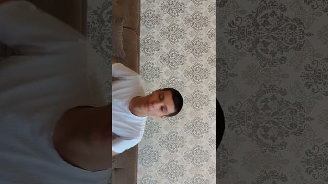 ПРОСТО СИЖУ ПЕРЕД КАМЕРОЙ !