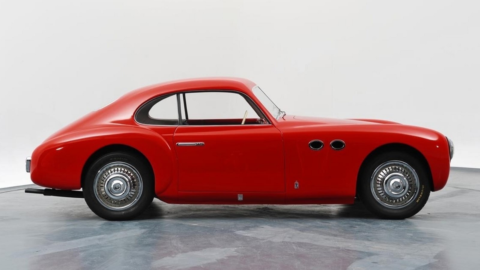 Скульптура на колёсах - Cisitalia 202.