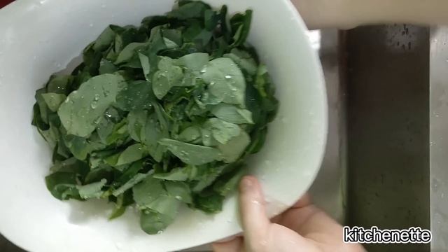 Pork Bone Soup Cooked With Katuk | Delicious Food Every Day