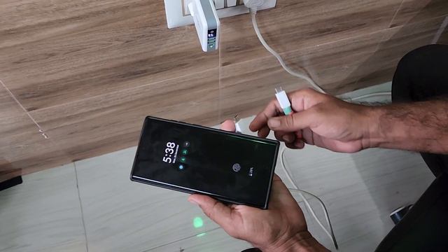 Callmate Qi Wireless and Charger With a Power Bank