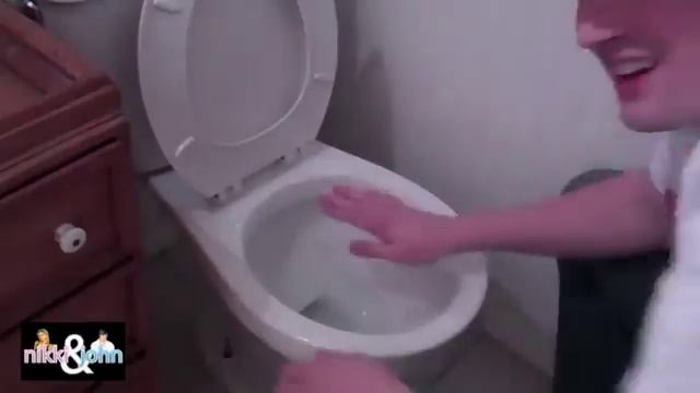 Натянул пищевую пленку ахахаха