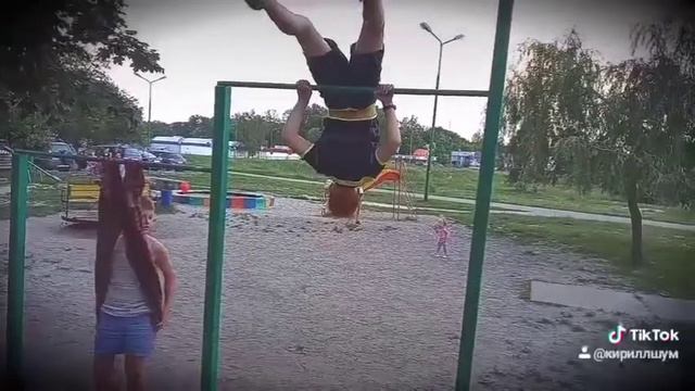 Как правильно делать "Стульчик" на турнике