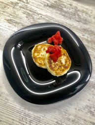 Сырники с клубникой - завтрак на скорую руку