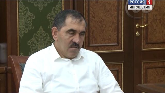 Рабочая встреча Главы  с председателем общественной палаты республики