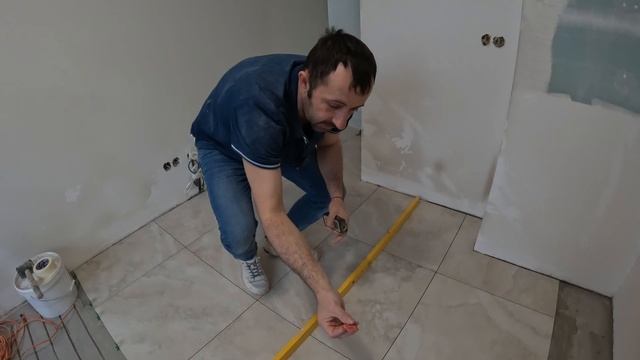 Укладка плитки на пол