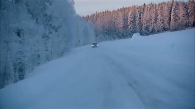 2019 VOLVO V60 T8 l Drive & Design