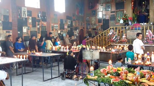 Гватемала. Ритуал поклонения Сан Симону. 01.05.17.