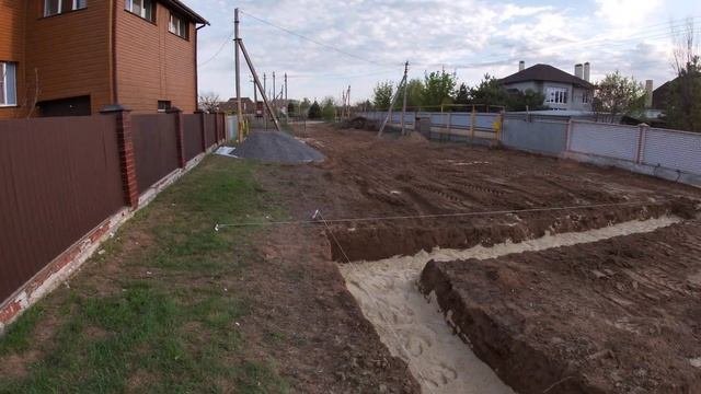 Проект 2. Планировка участка, разработка траншеи, начало устройства подушки основания фундамента.