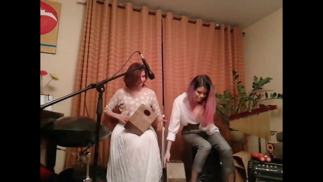 Очаровательные мастера перкуссии Татьяна и Ирина играют на моих инструментах. Коловраты и Бонго!