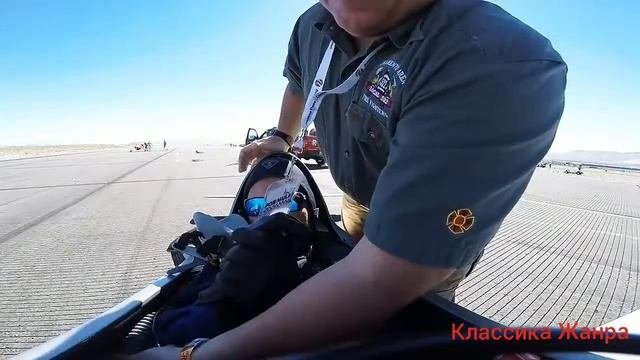 Лётчику очень крупно повезло!Самолет его задел!!!Вторая жизнь