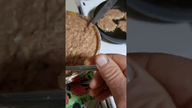 Утро 21 октября отправил всех в школу сам готовлю котлетки из икры сороги??