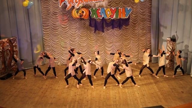 Образцовый коллектив Карамель  Двор чудес