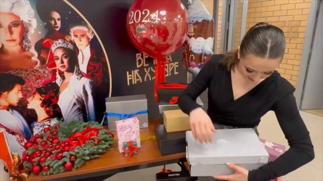 Распаковка подарков для Камилы Валиевой камилавалиева