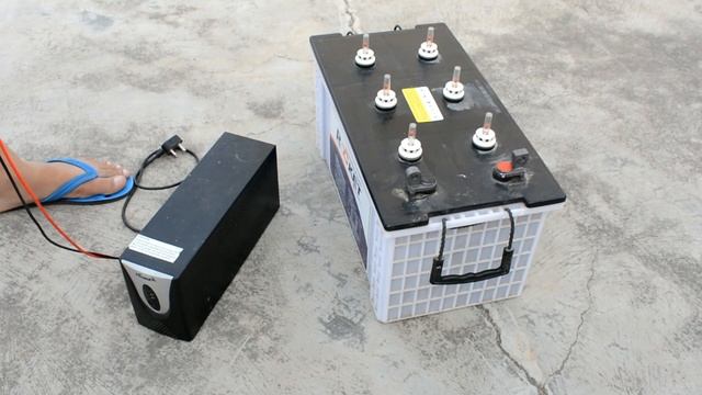 UPS Inverter 220v Run with a 14.8V 150Ah Battery in Hindi | old UPS into 300 Watt Inverter at Home