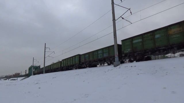 Электровоз ВЛ10У-875 с грузовым поездом, станции Люберцы 1