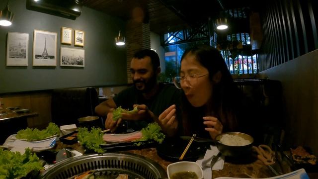 SUB)[Travel Mukbang] Asian food in medellin ?? (vietnamese food, korean chicken, korean bbq)