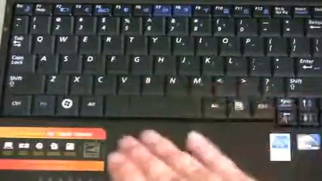 3G Netbook Hands On  Samsung NC10 Review27