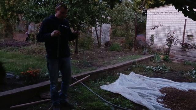 как найти под землёй? где течёт вода? в огороде или на даче? старым дедовским способом.