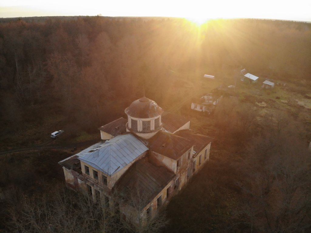 Заброшенная усадьба Повалишиных, затерявшаяся в лесах