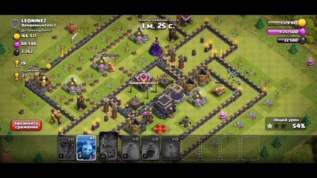Прокачал весь забор на 8 ратуше[Clash of Clans] ???