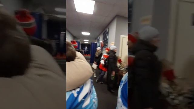 Ребята поздравили мам не только победой!