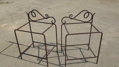 Прикроватные тумбочки для спальни