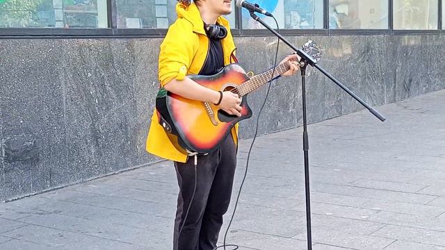 Певец на Арбате 🎸🔥 Ялта́ парус❤️