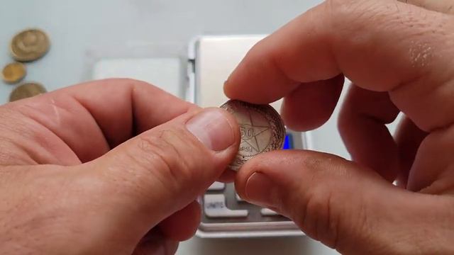 мини весы, тест на монетах.