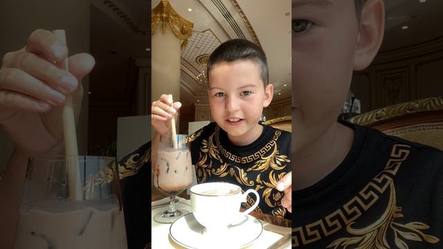 Чем отличается горячий шоколад от холодного в Дубае
