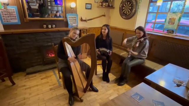 Alisha McMahon (Harp) Aoibheann Queally (Concertina) Rebecca McCarthy Kent (fiddle)