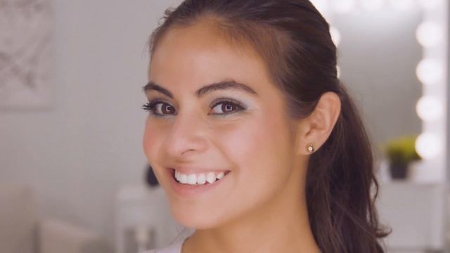 Illuminating Light Up Compact Highlighter - Artistry | Amway
