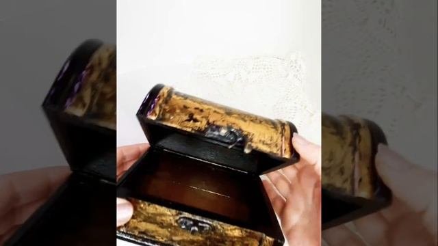 Шкатулка- сундучок. Патинирование и декупаж.