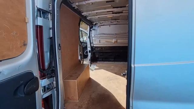 FM65NHN 2015 RENAULT TRAFIC SWB DIESEL SL27dCi 115 Sport Van
