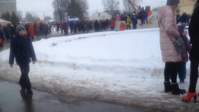 пгт.Погар. Проводы зимы 2018. Катание детей на печки.