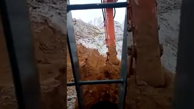 Вот как надо копать траншей