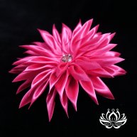 LLL-LenaLentaLepestok. Цветы Казнзаши на волосы Ваши. Резинка для волос ручной работы "Георгин"