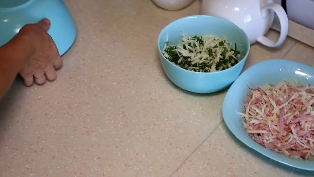 Как же просто они готовятся! Кутабы с сыром и зеленью.