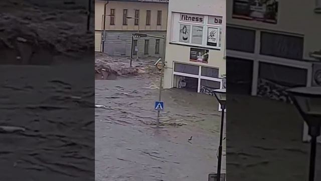 Водный апокалипсис в Европе: один человек погиб и семь пропали без вести в Чехии из-за наводнения