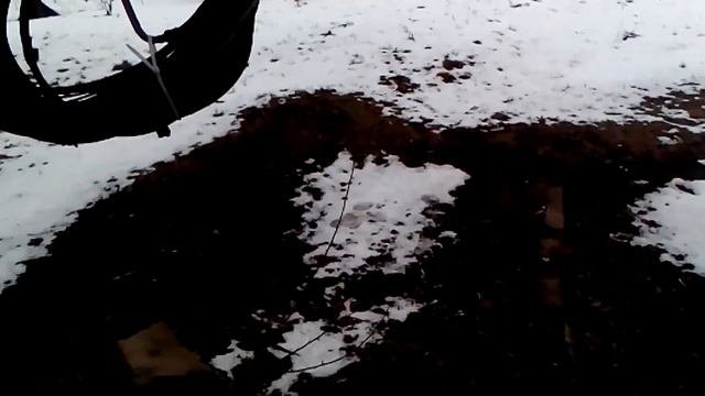 Из кабеля пробивает электрический ток 380 В