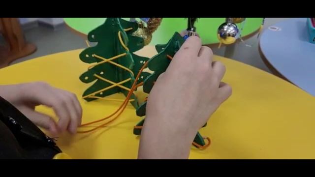 Игра «Шнуровка» для детей с ТМНР