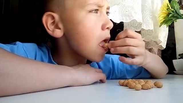 ПРОБУЕМ ВСЯКОЕ#1-ОРЕХИ СО ВКУСОМ КРИВЕТОК!?!!??? ????