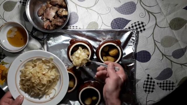 Картошка с мясом в ГОРШОЧКАХ. Самый быстрый и простой рецепт.
