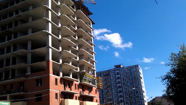 Клин и новостроки в центре города около вокзала. АэНБИ