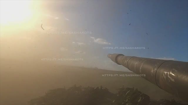 Мощное видео работы танка под градом из FPV-дронов